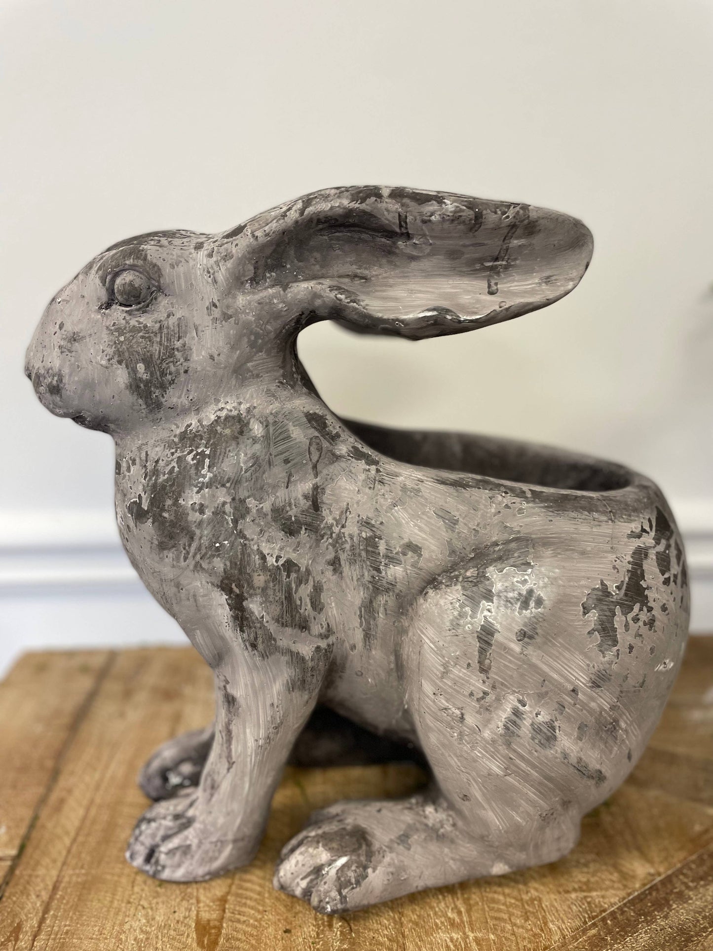 RESIN RABBIT PLANTER - LARGE